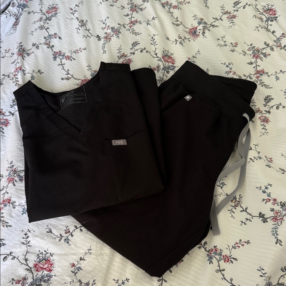 Figs Women's Charcoal Scrub Pants